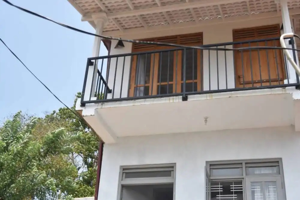 Hill cottage - ocean view