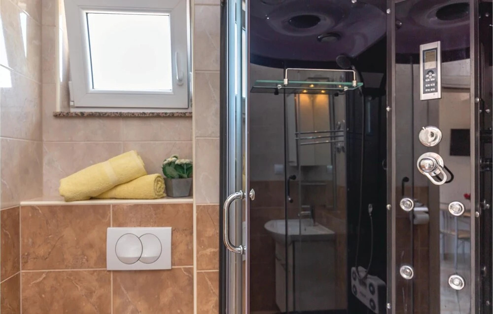 Amazing Home in Krvavica With Wifi and 2 Bedrooms