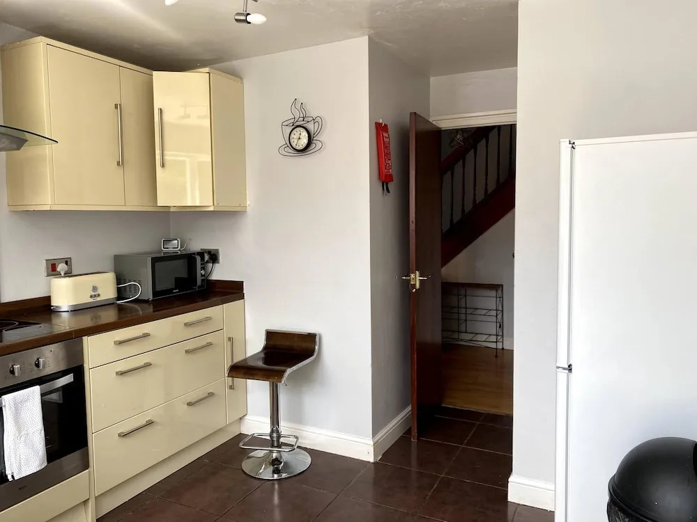 Chelsea House-Huku Kwetu Dunstable-3 Bedroom House-Garden-Free Wifi-Private parking