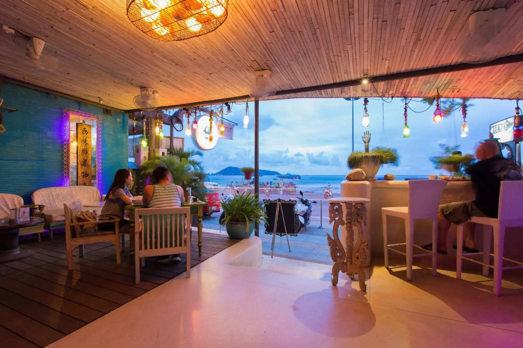 Barefoot Hotel Kalim Beach Front