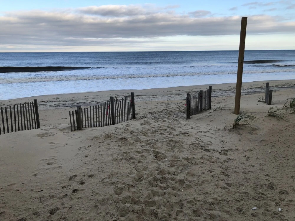 Queen Anne's Revenge At The Beach 3 Bedroom Cottage by RedAwning