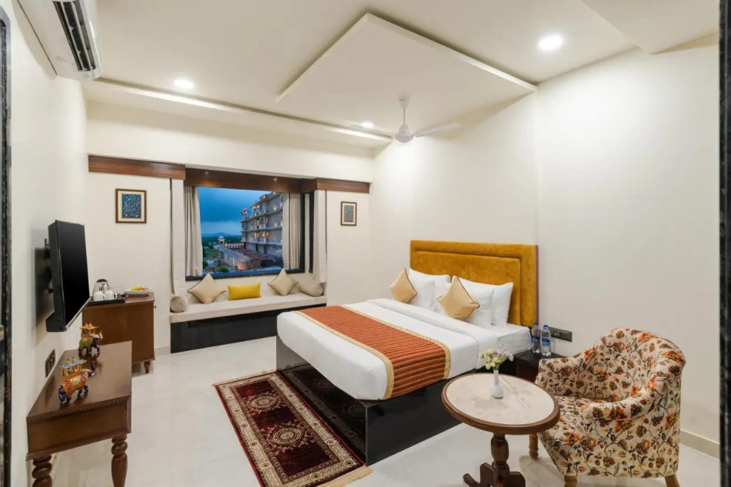Traavista Aravali Mahal