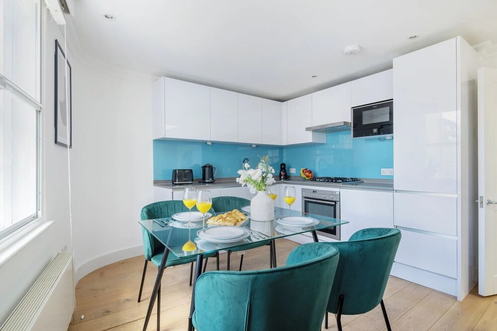 Stylish Soho 1BR Central
