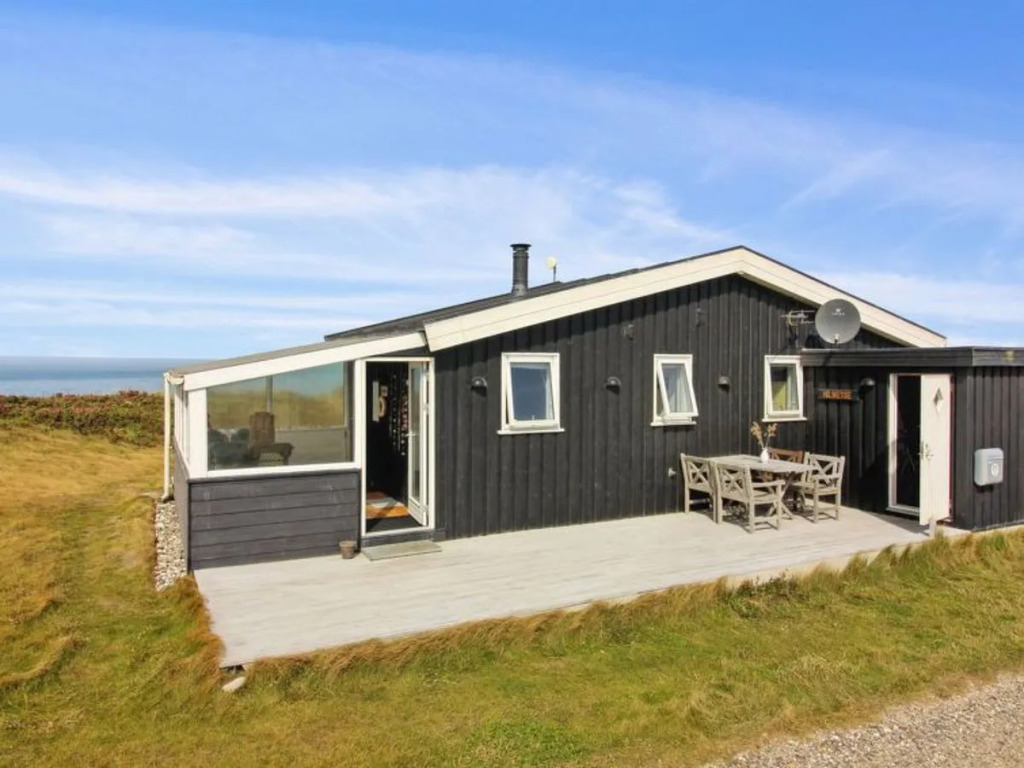 "Arngard" - 15m from the sea in NW Jutland