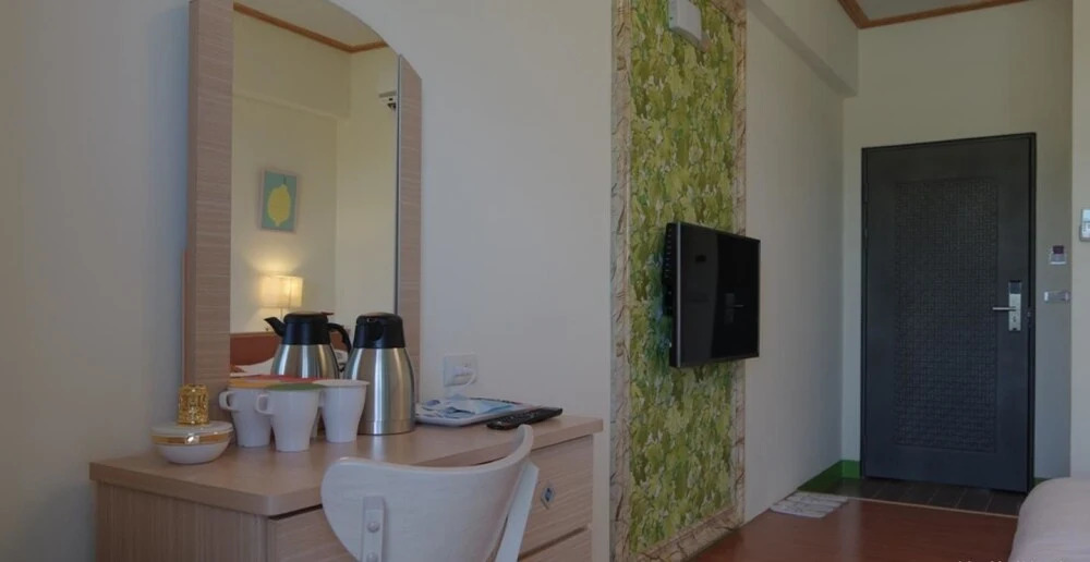 Yiren Hotel