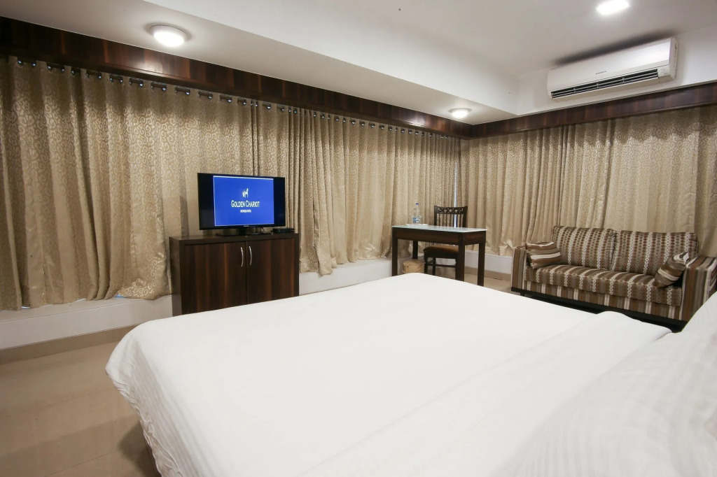 Golden Chariot The Boutique Hotel, Andheri