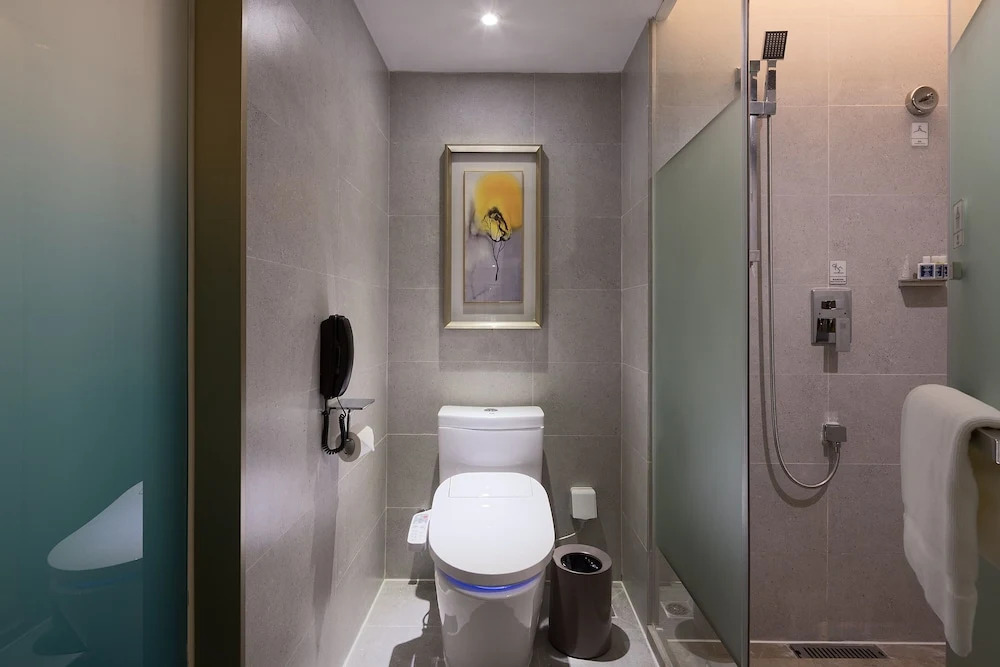 Kaigaosi Hotel (Guangzhou Railway Station Subway Station Baima Clothing City)
