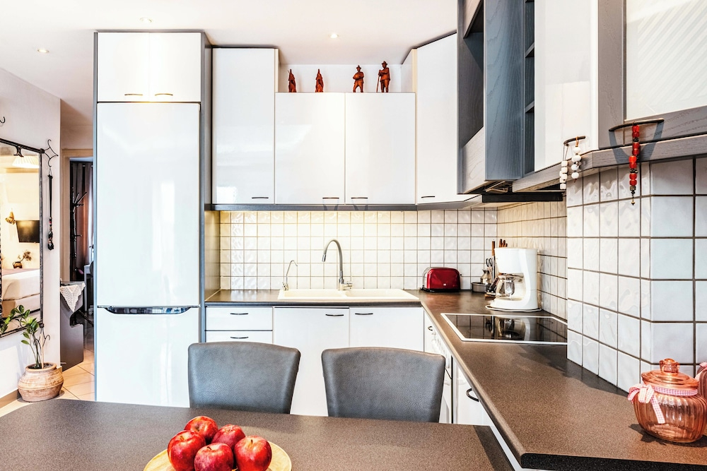 King Full Kitchen-WD10min centre