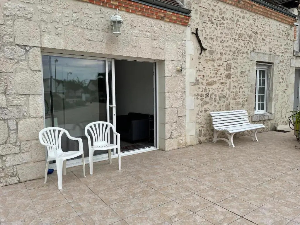 Studio Independant Chez L'habitant (Adults Only)