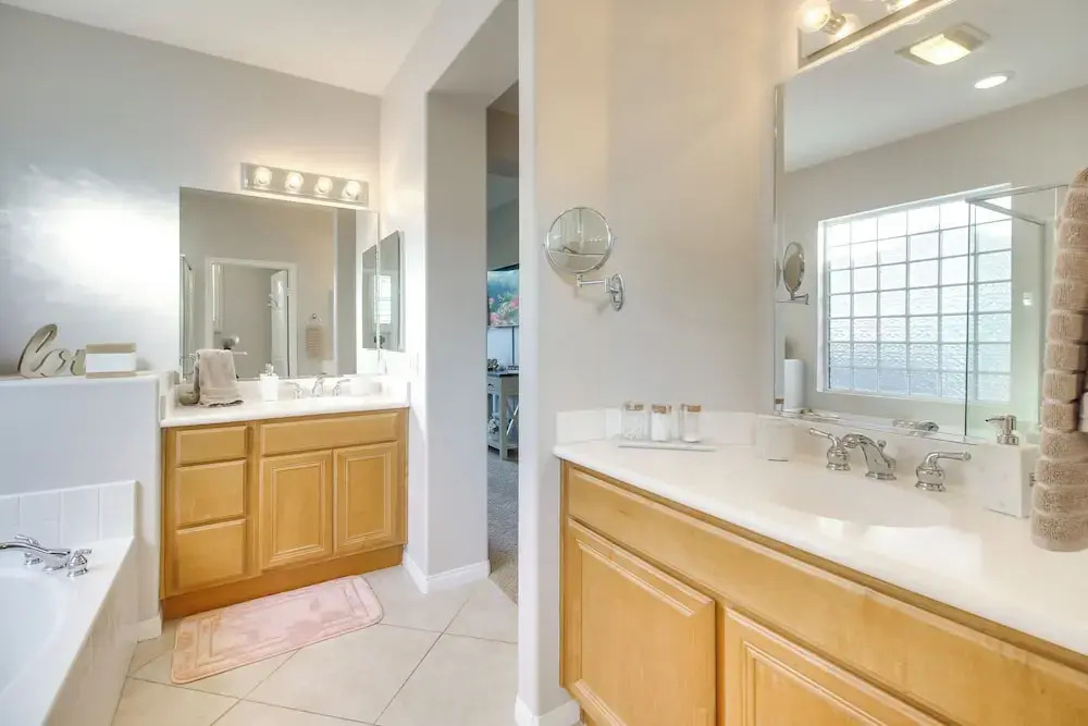 2 Mi to Empire Polo Club: Indio Home w/ Fireplace!
