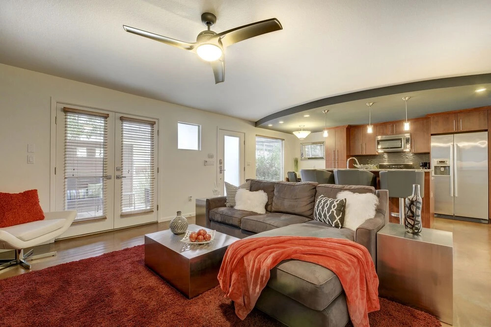 Remodeled E Cesar Chavez Condo by RedAwning
