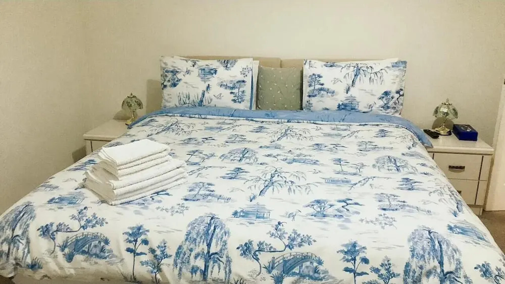 Heart Of Aberdeen City Centre 3 Bedrooms Apartment