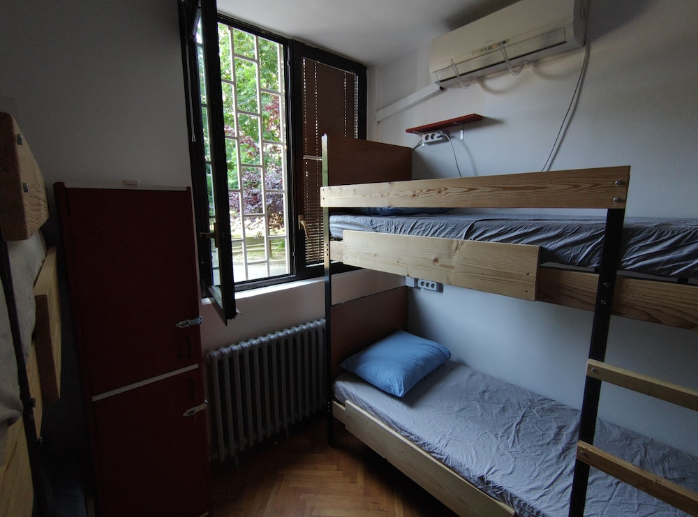 Chillton Hostel