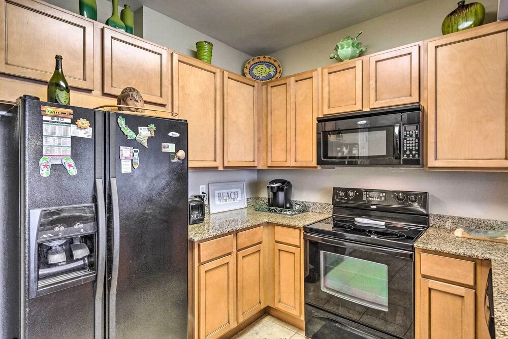 Destin Condo w/ Amenities & Pool < 1/2 Mi to Beach