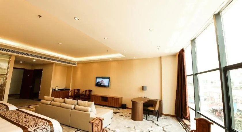 Irvine Holiday Hotel