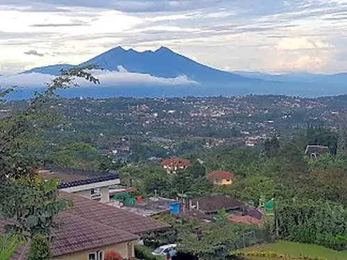 Urbanview Resort Adang Zecky Cisarua Puncak by RedDoorz