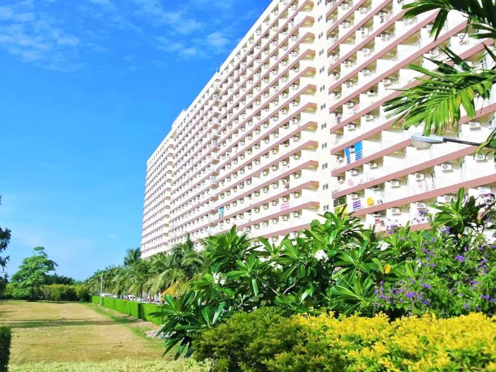 Sea View 16th Floor Condo at Jomtien Beach