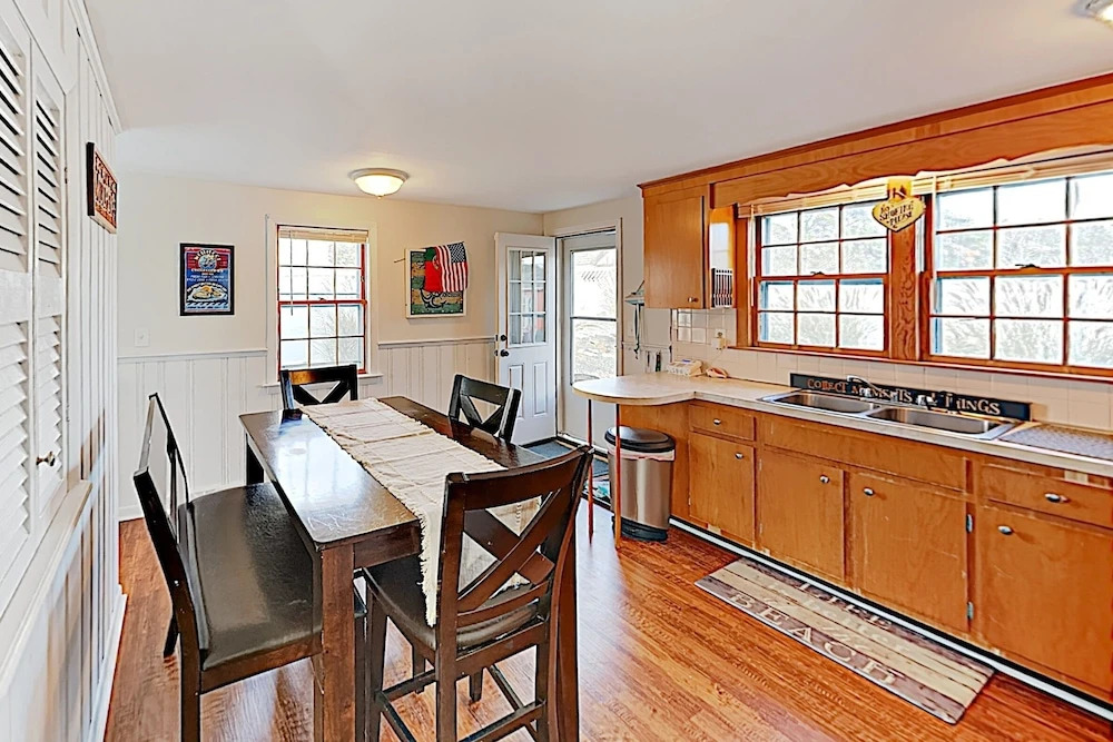New Listing! Charming Port - Walk To Beach 3 Bedroom Home