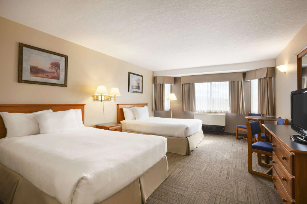 Days Inn by Wyndham Hinton