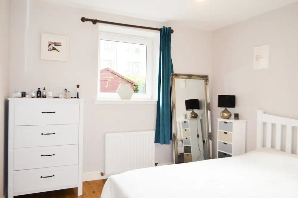 2 Bedroom Apartment in Edinburgh With Private Garden
