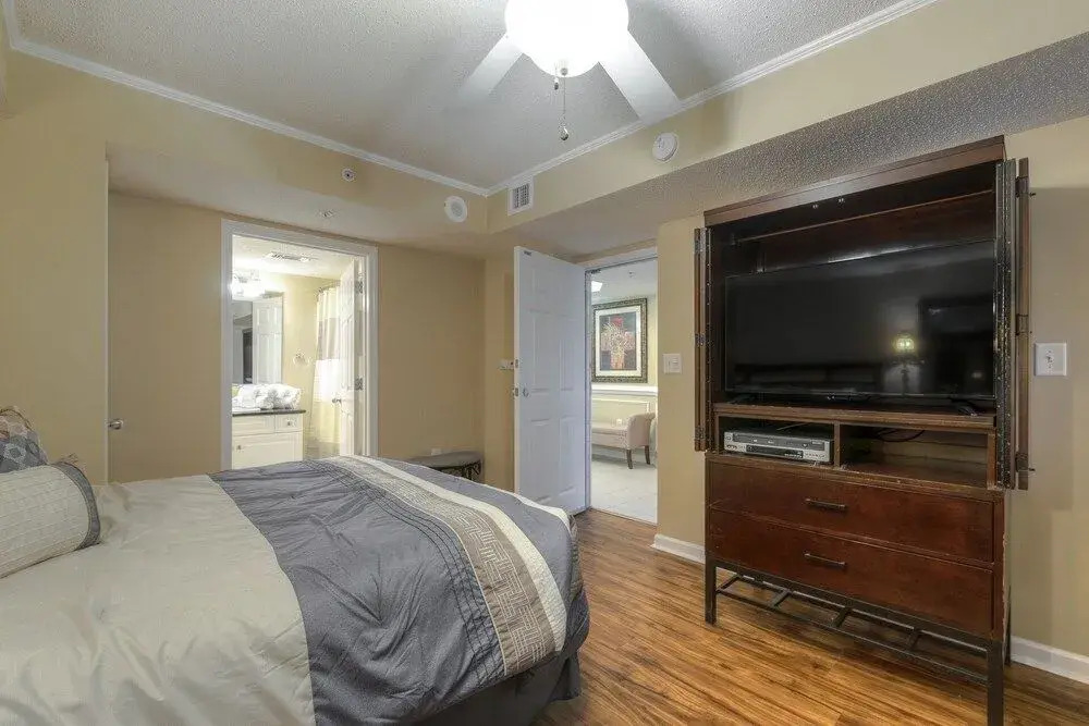 Yacht Clubs #1-503 - 3 Br Condo