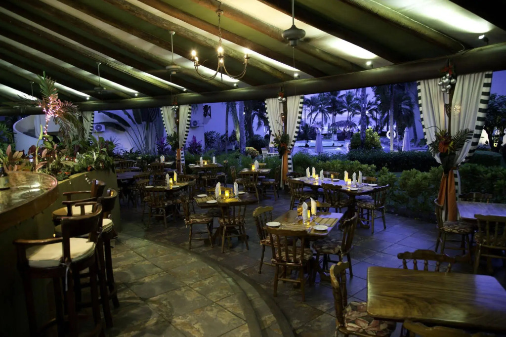 Club del Mar Oceanfront
