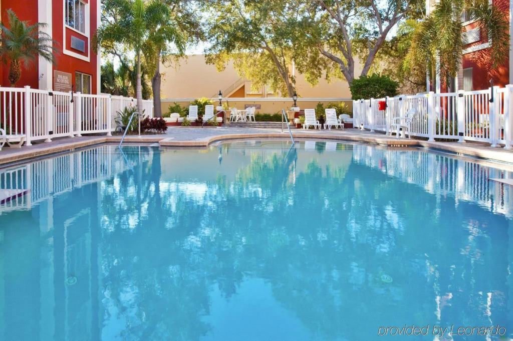 Holiday Inn Express Hotel & Suites Bradenton West by IHG