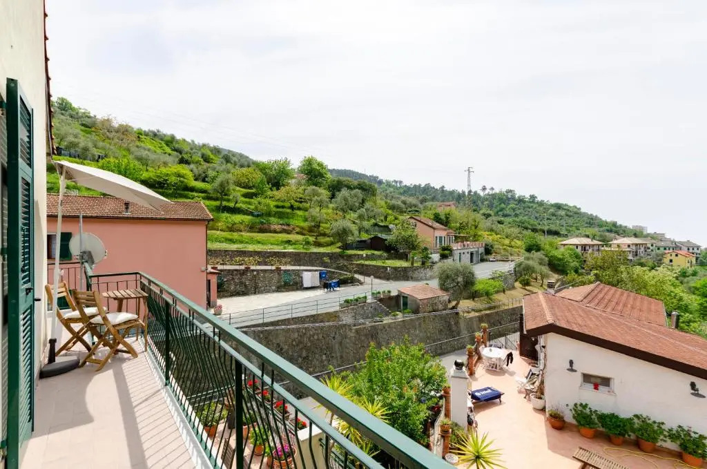 ALTIDO Family Flat with 3 Balconies, 10 Min to Beach