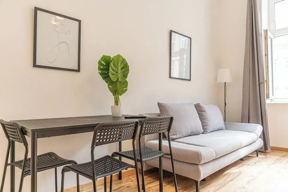 Charming 2BR Apt Close to Westbahnhof