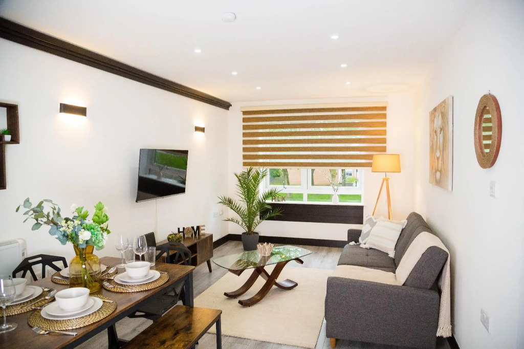 The Cozy Chapter - Spacious Apartments Near Manchester City Centre & Old Trafford
