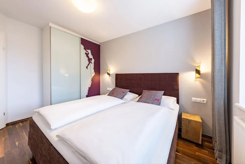 der Sonnberg Alpinlodges - Apartments mit Seeblick, privater Sauna und Self Check-In