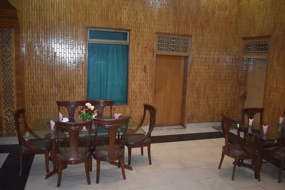 Hotel Kashmir International