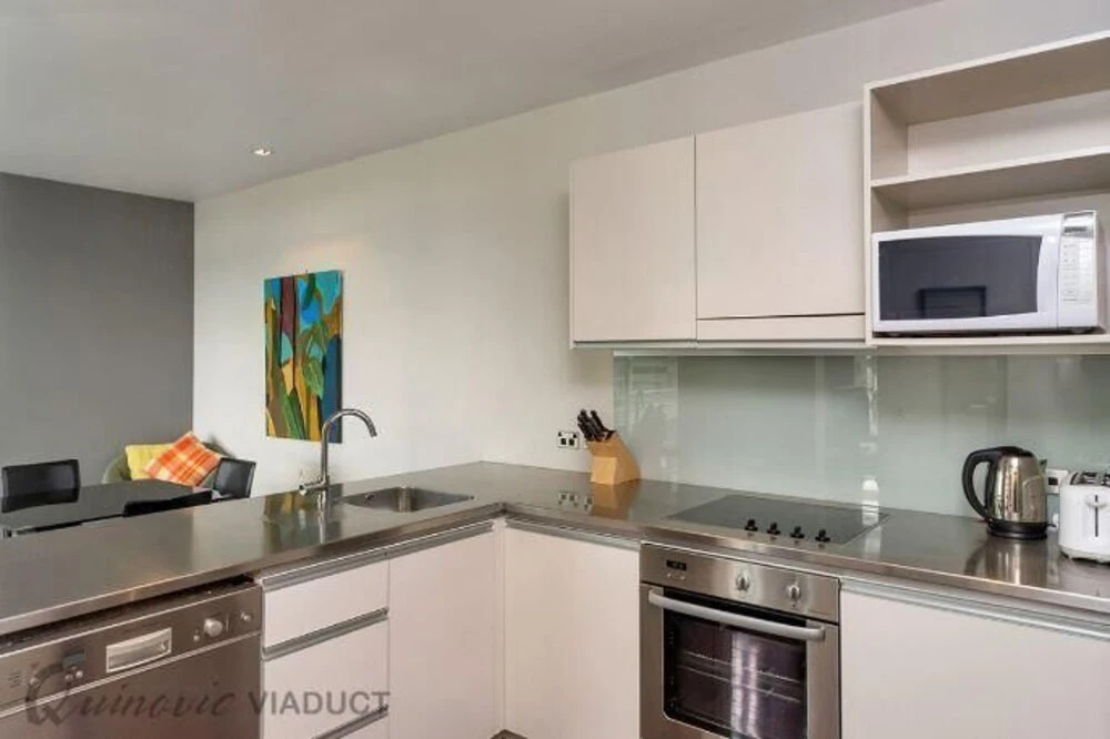 QV Lighter Quay One Bedroom Apt - 292