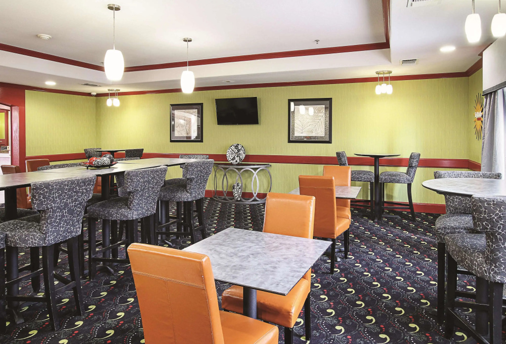La Quinta Inn & Suites by Wyndham South Dallas - Hutchins