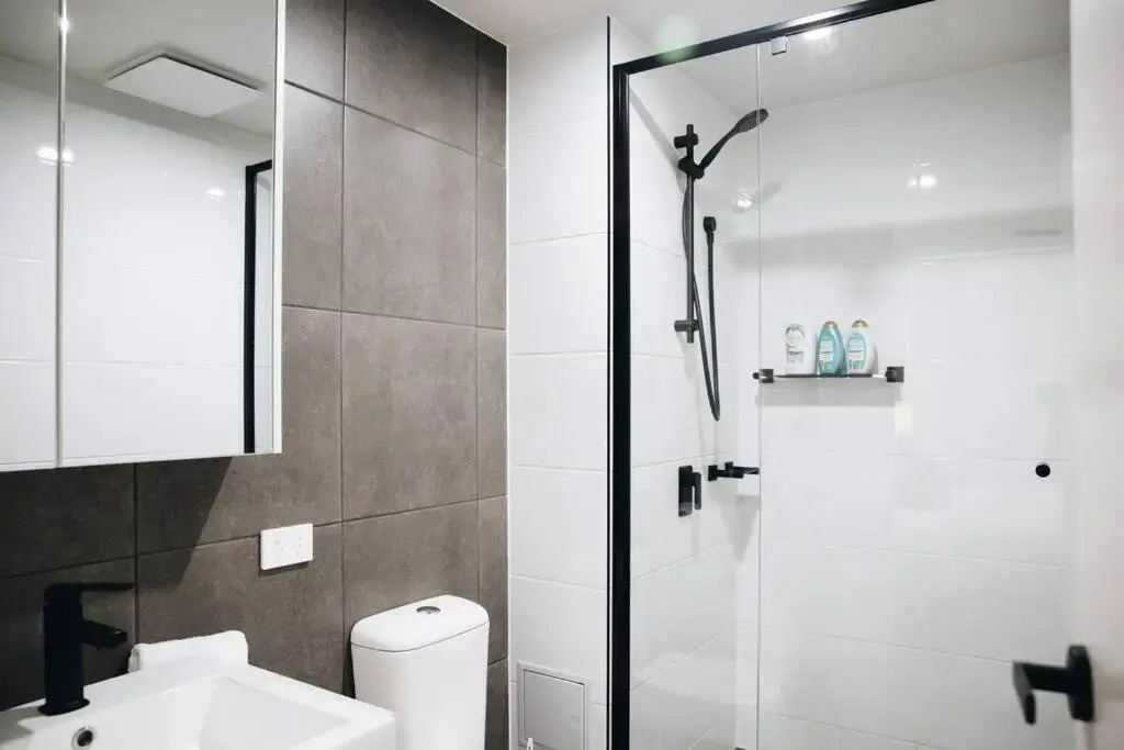Resort Style 3 Bed 2 Bath, 200m from Beach
