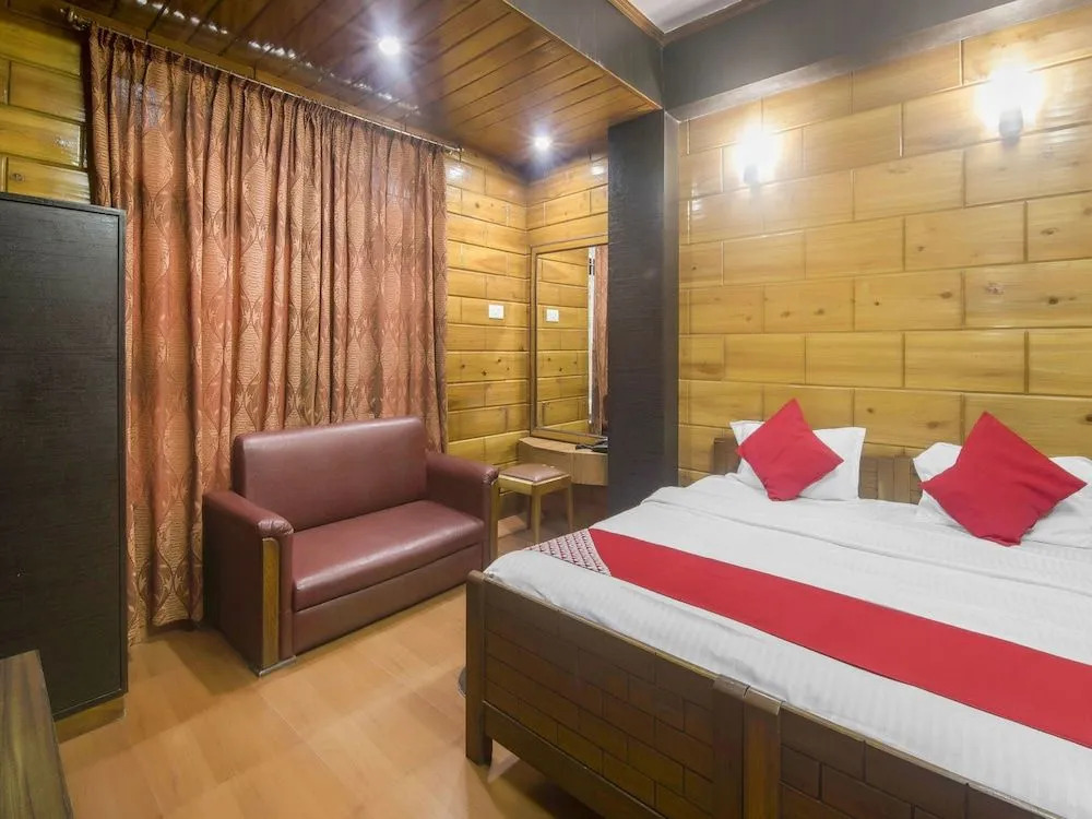 Oyo 14874 Live Inn Guest House