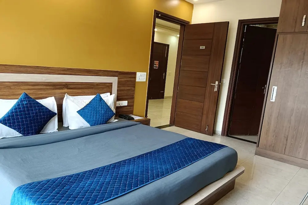 The Indian Hotel & Kitchen
