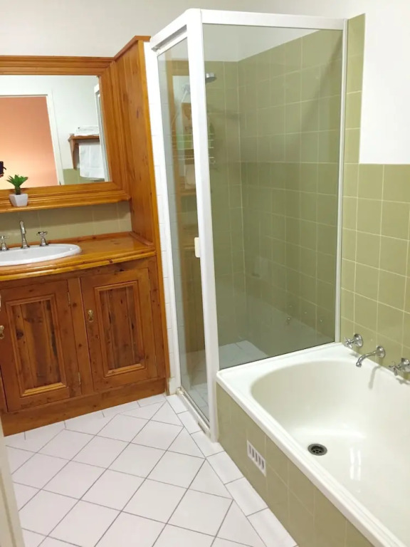 Luxury 2B Townhouse in North Adelaide