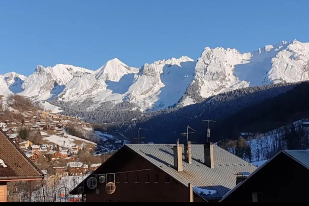 Studio With Balcony Center In Grand Bornand
