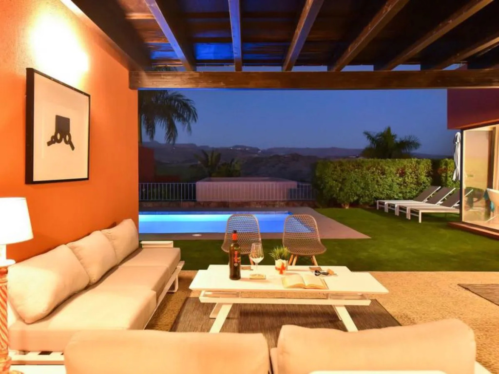Par 4 Villa 19 with Pool Salobre