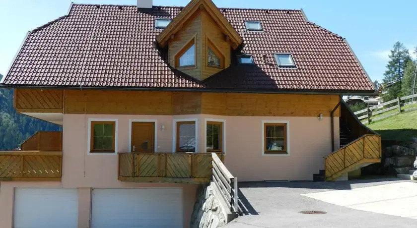 Haus Holly