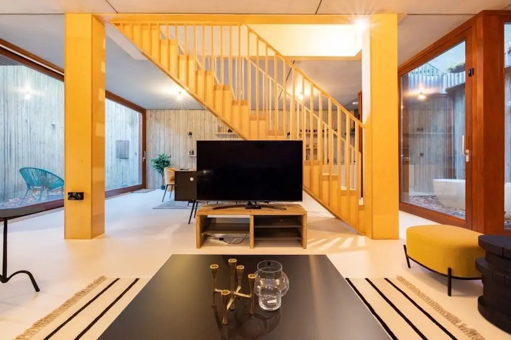 The Victoria Park Sanctuary - Stunning 2bdr Flat