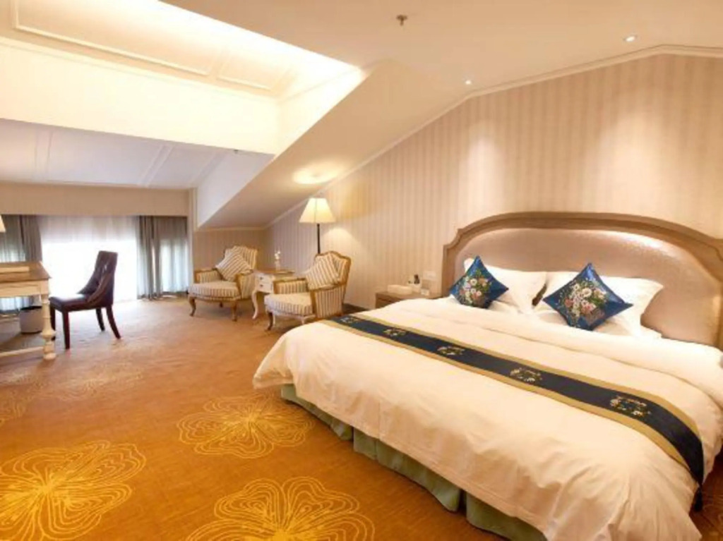 Famjoy Boutique Hotel