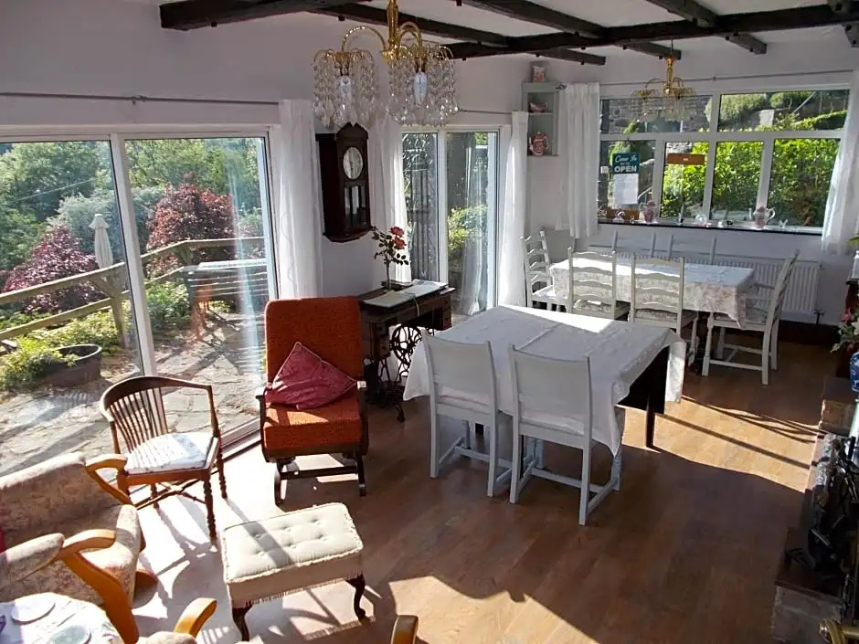 Oakford Cottage B&B