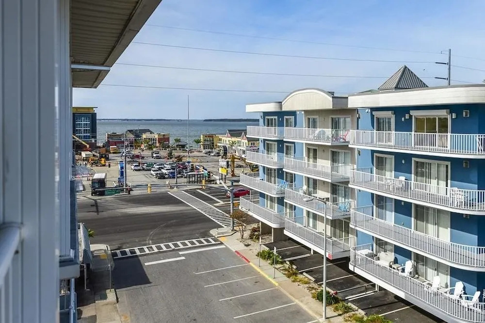 Whispering Sands 401 - 3 Br Condo