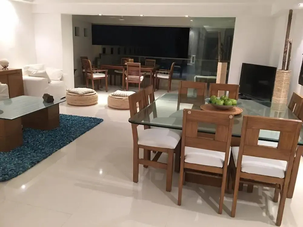 JUUB Acapulco, Exclusive Beachfront Apartment