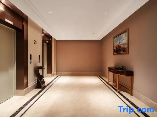 Vienna International Hotel (Huoyanshan Road, Grape Valley, Turpan)