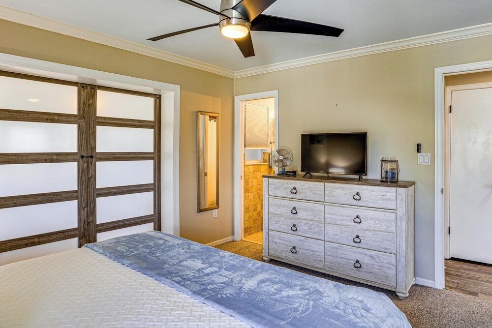 Waterfront Lake Placid Escape w/ Dock & Lanai
