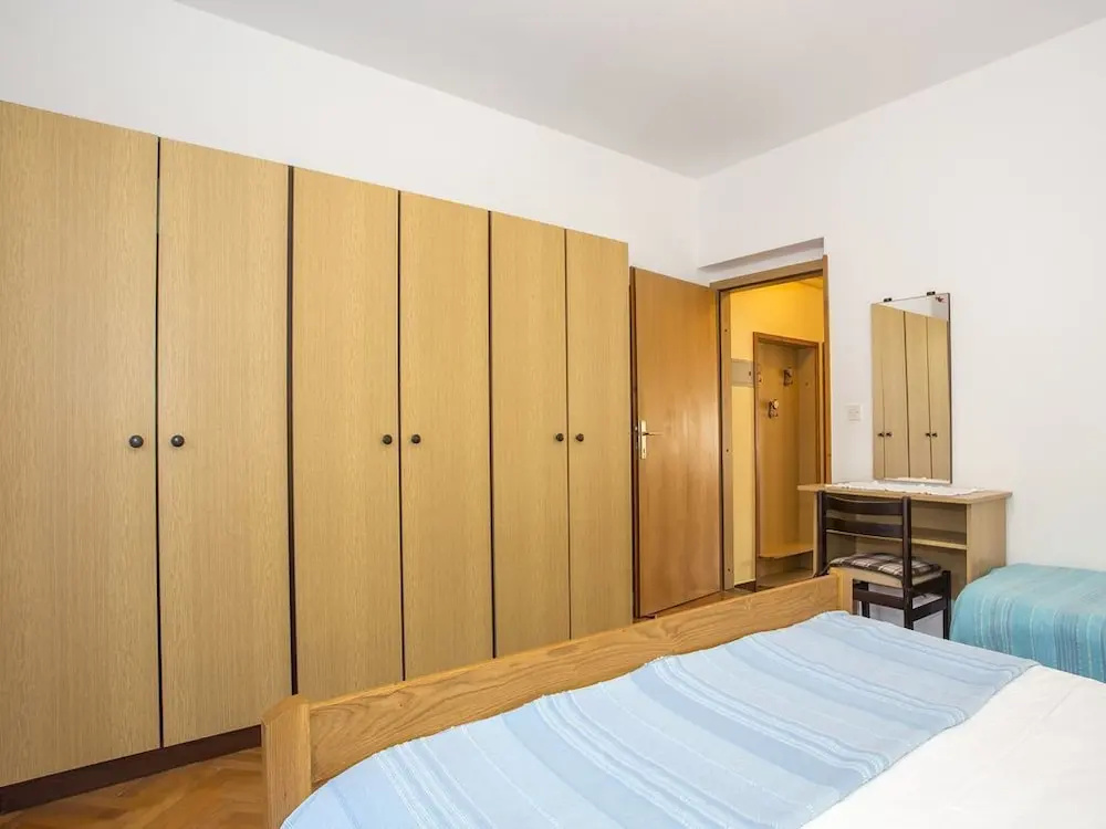 Apartment 51