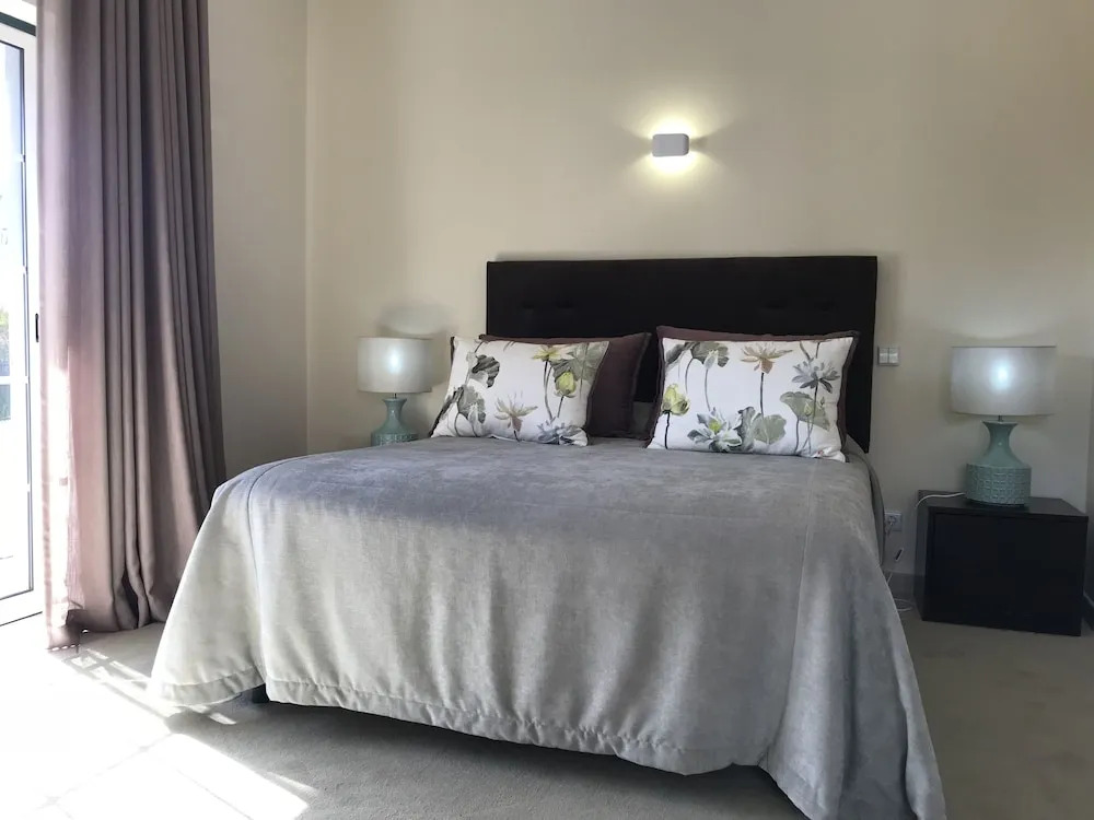 Charming Exceptional Golf Villa in Algarve